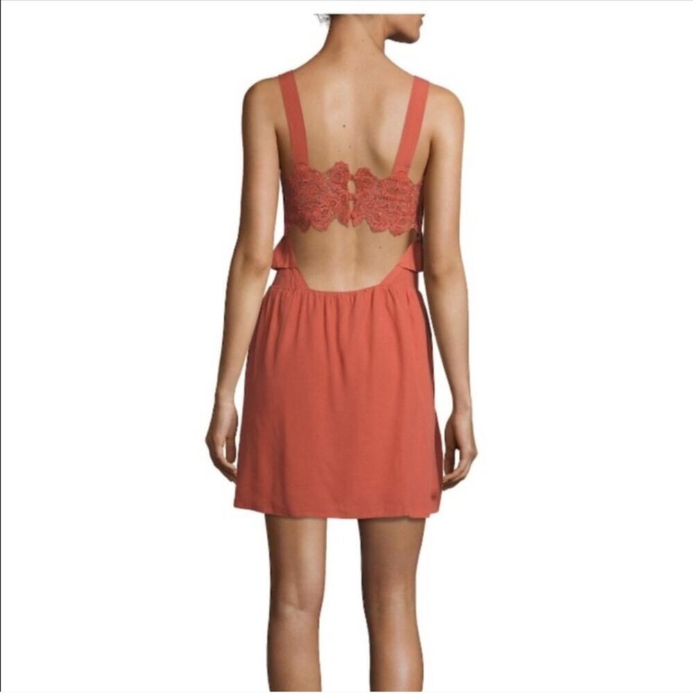 New nwt for love and lemons coral ruffle lace mini dress cutout back sleeveless - Picture 3 of 9